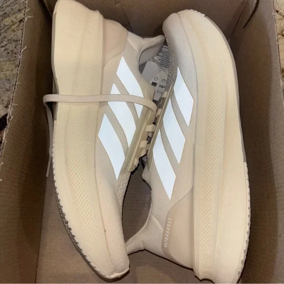 Adidas Ultraboost 5X W NEW - Picture 7 of 9